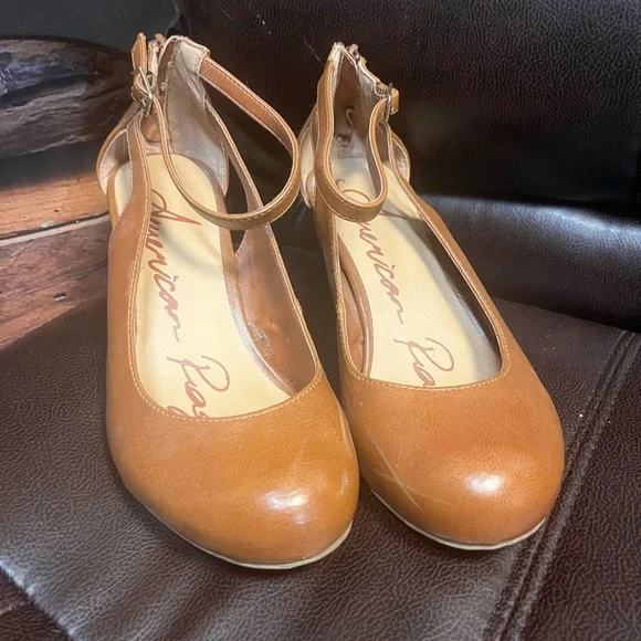 American Rag Miley Cut-out Rounded Toe Wedge Heels - Picture 2 of 9